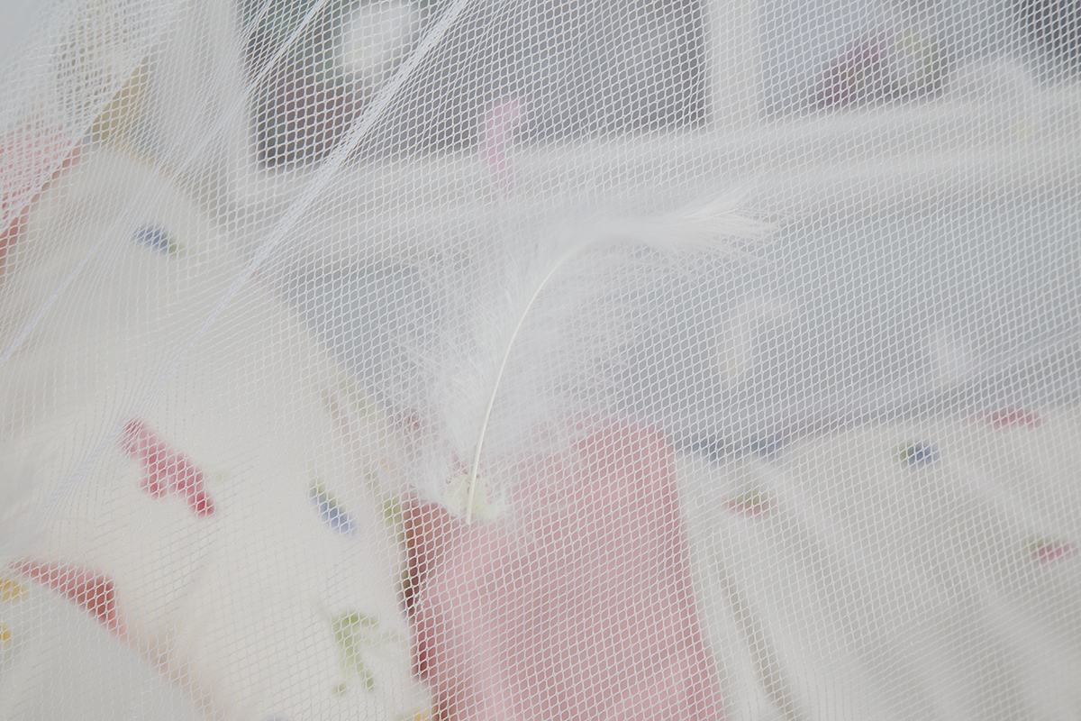 Mosquitera colgante de plumas blancas para adultos/barra de mosquitos/cortina de cama