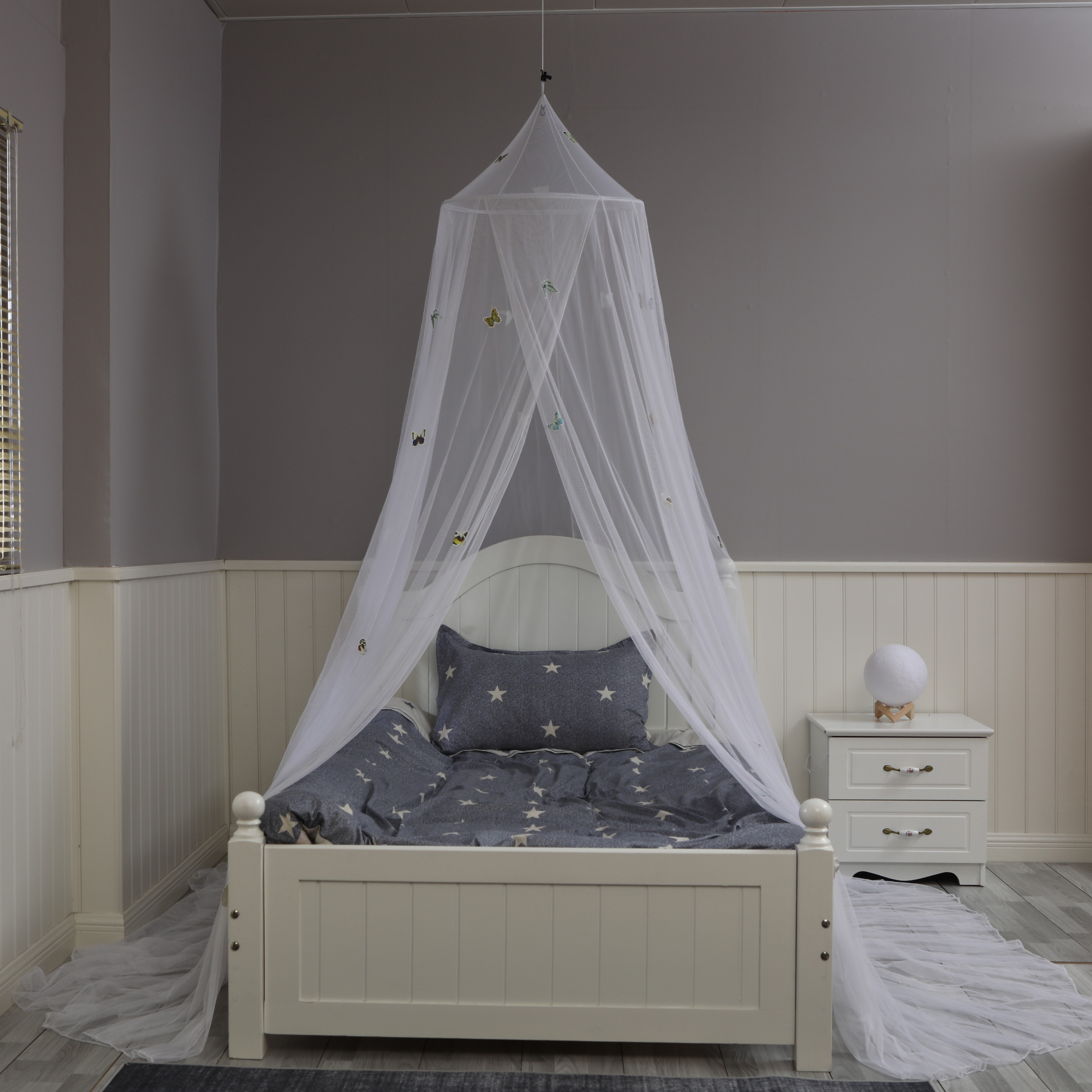 Mosquiteros colgantes redondos populares para cama con decoración de mariposas que brillan intensamente
