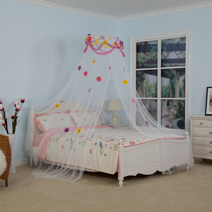 Mosquitera de cama transparente blanca con diseño de flores de tres colores