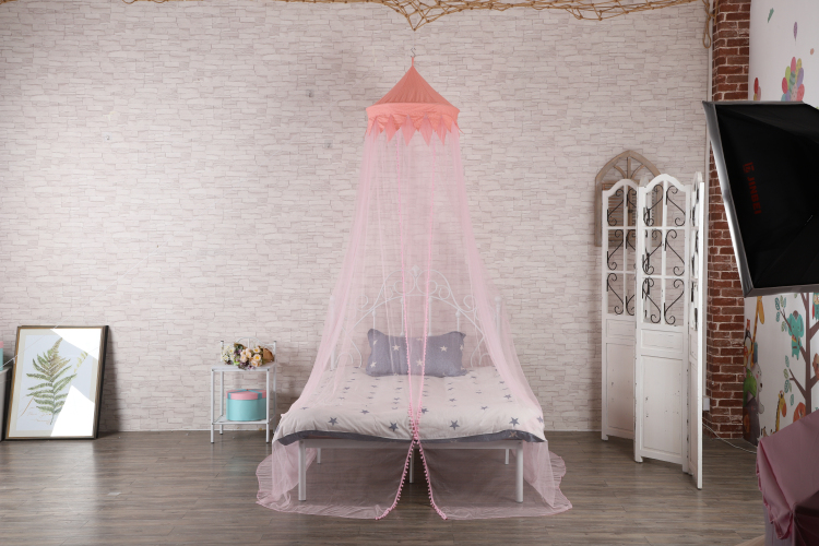 2020 nuevo producto mosquiteros cónicos dosel de cama rosa con bolas de algodón